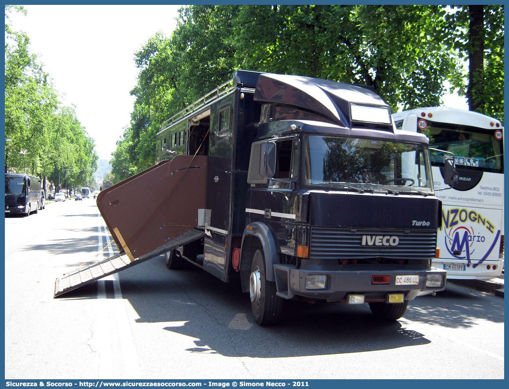 CC 486CL
Arma dei Carabinieri
4° Reggimento Carabinieri a Cavallo
Iveco 175-24
Parole chiave: CC;C.C.;Arma;dei;Carabinieri;Reggimento;a;Cavallo;Iveco;175-24