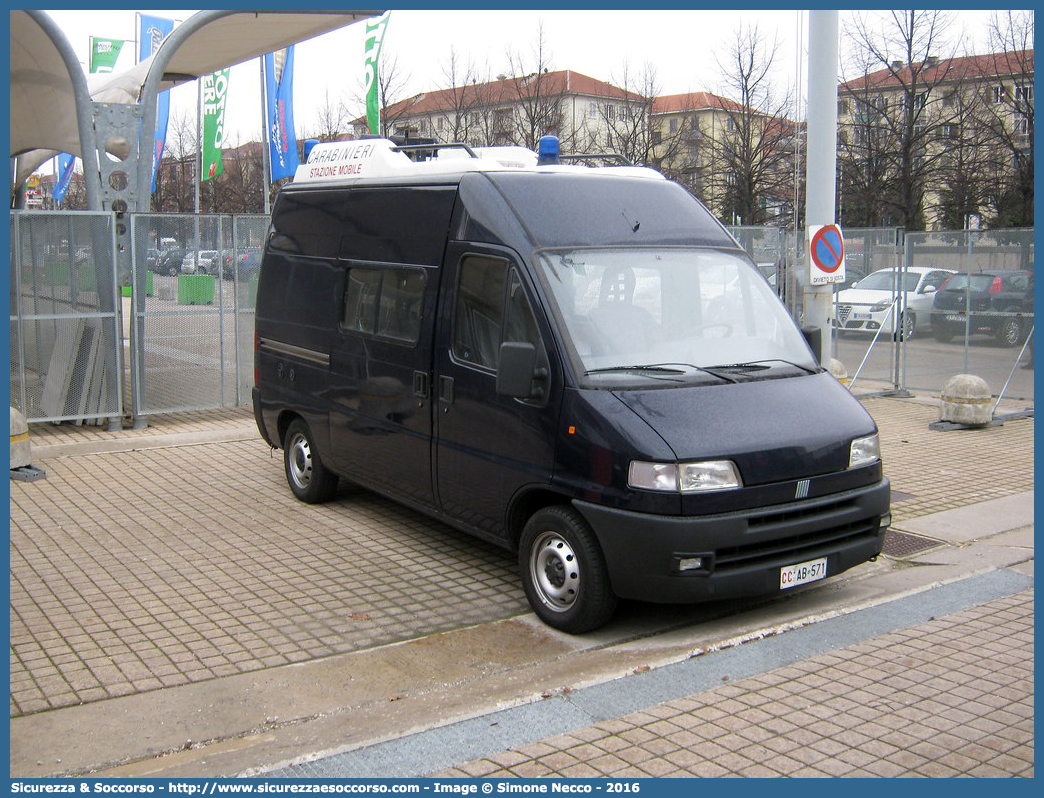 CC AB571
Arma dei Carabinieri
Fiat Ducato II serie
Stazione Mobile
Allestitore Elevox S.r.l.
Parole chiave: CC;C.C.;Arma;Carabinieri;Fiat;Ducato;Stazione;Mobile;Elevox