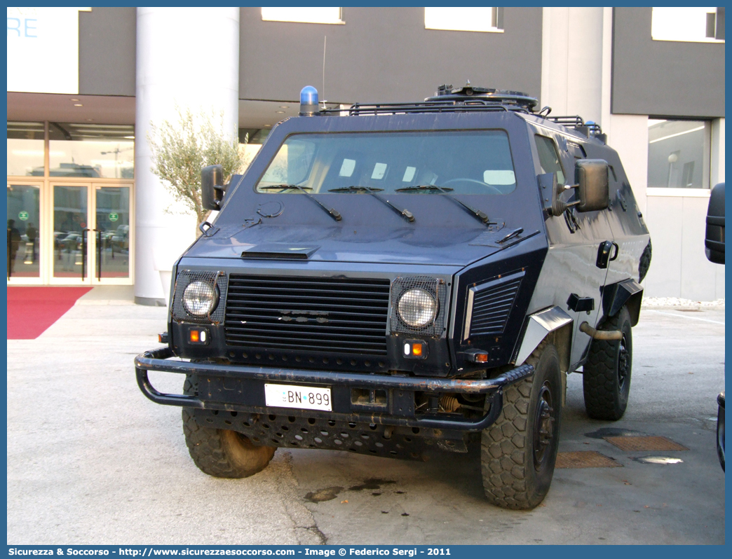 CC BN899
Arma dei Carabinieri
Battaglioni Mobili
Iveco VM90P
Parole chiave: CC;C.C.;Arma;dei;Carabinieri;Battaglione;Battaglioni;Mobile;Mobili;Iveco;VM90P