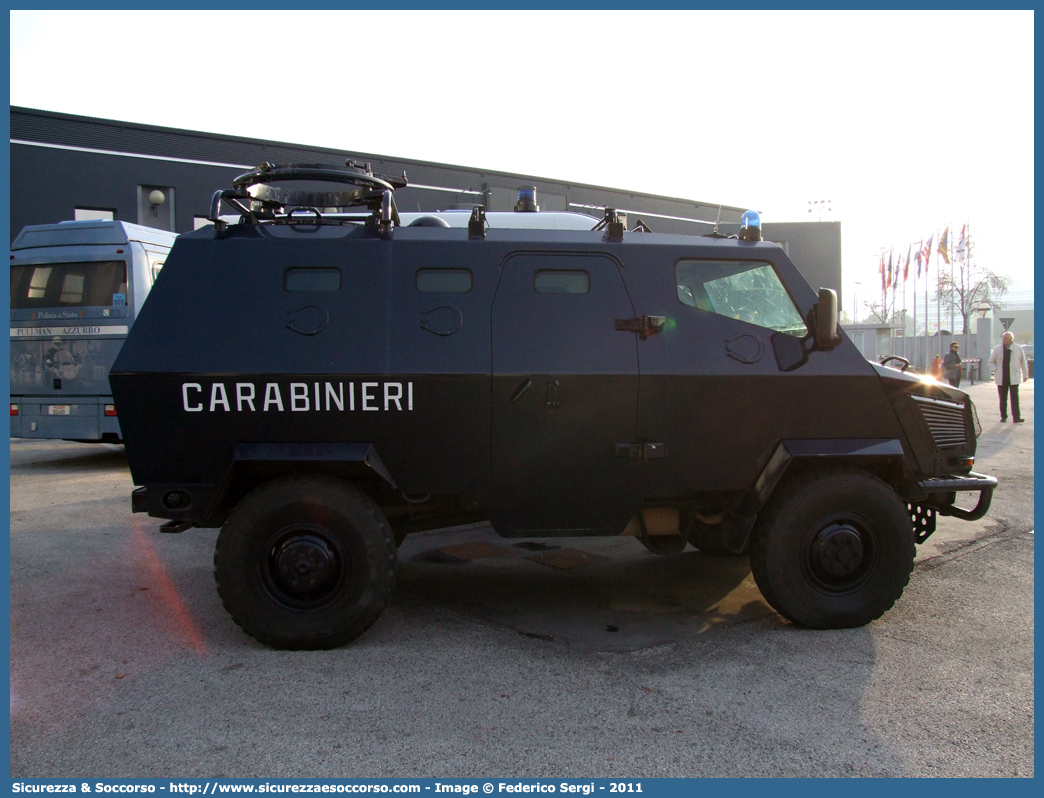 CC BN899
Arma dei Carabinieri
Battaglioni Mobili
Iveco VM90P
Parole chiave: CC;C.C.;Arma;dei;Carabinieri;Battaglione;Battaglioni;Mobile;Mobili;Iveco;VM90P