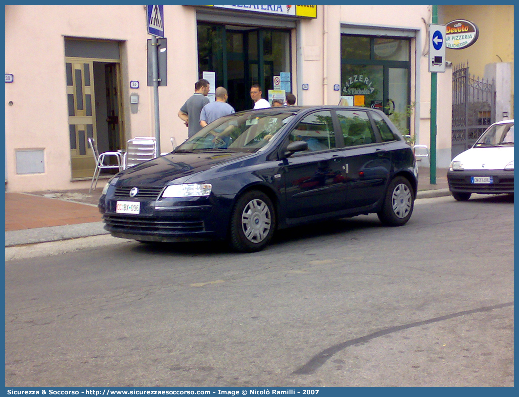 CC BX096
Arma dei Carabinieri
Fiat Stilo II serie
Parole chiave: CC;C.C.;Arma;dei;Carabinieri;Fiat;Stilo