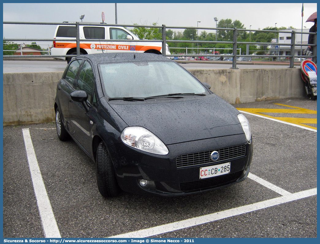 CC CB285
Arma dei Carabinieri
Fiat Grande Punto
Parole chiave: CC;C.C.;Arma;dei;Carabinieri;Fiat;Grande;Punto