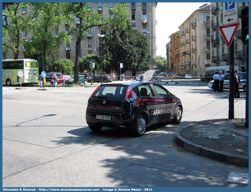 CC CB680
Arma dei Carabinieri
Fiat Grande Punto
Parole chiave: CC;C.C.;Arma;dei;Carabinieri;Fiat;Grande;Punto