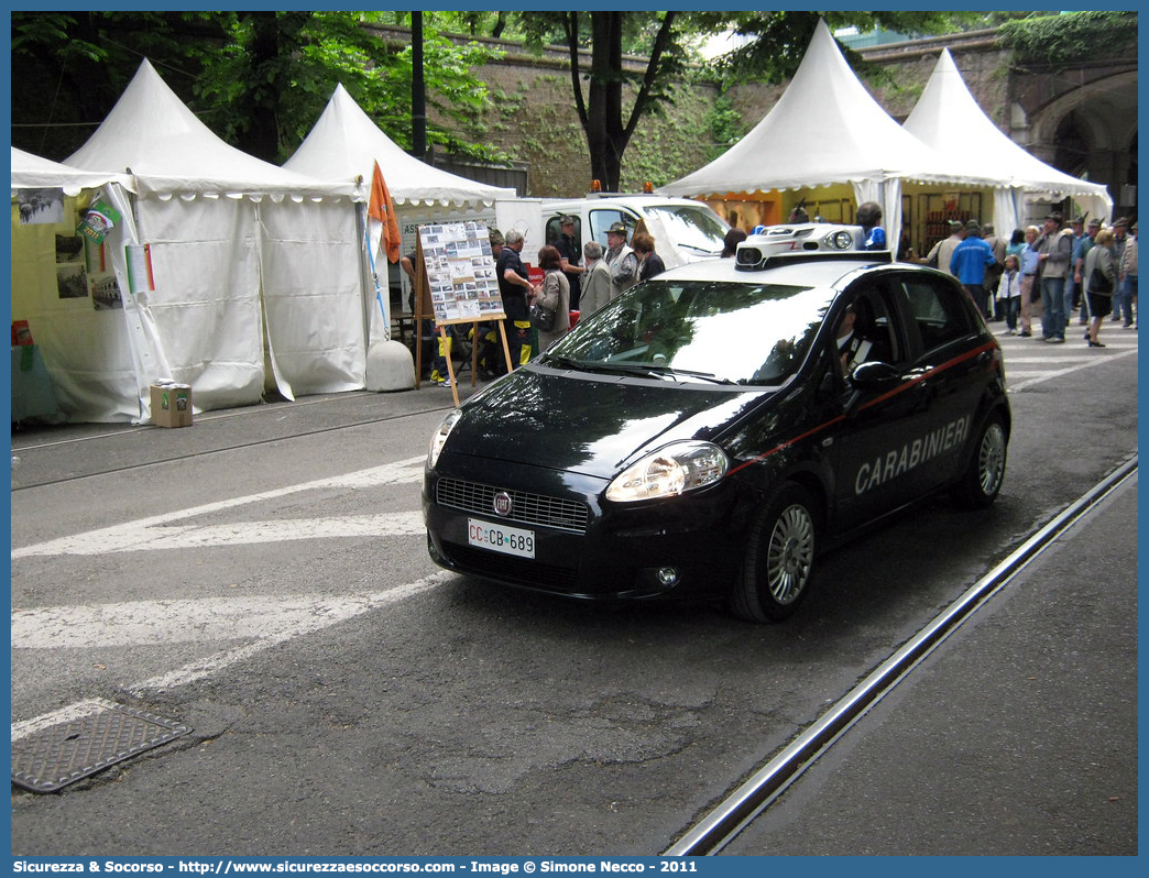 CC CB689
Arma dei Carabinieri
Fiat Grande Punto
Parole chiave: CC;C.C.;Arma;dei;Carabinieri;Fiat;Grande;Punto