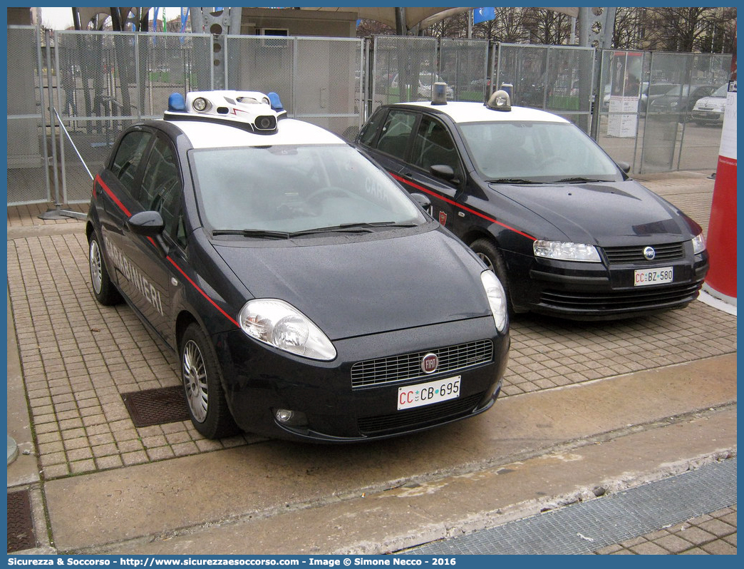 CC CB695
Arma dei Carabinieri
Fiat Grande Punto
(con sistema E.V.A.)
Parole chiave: CC;C.C.;Arma;dei;Carabinieri;Fiat;Grande;Punto;EVA;E.V.A.;Enhanced;Vehicle;Automation