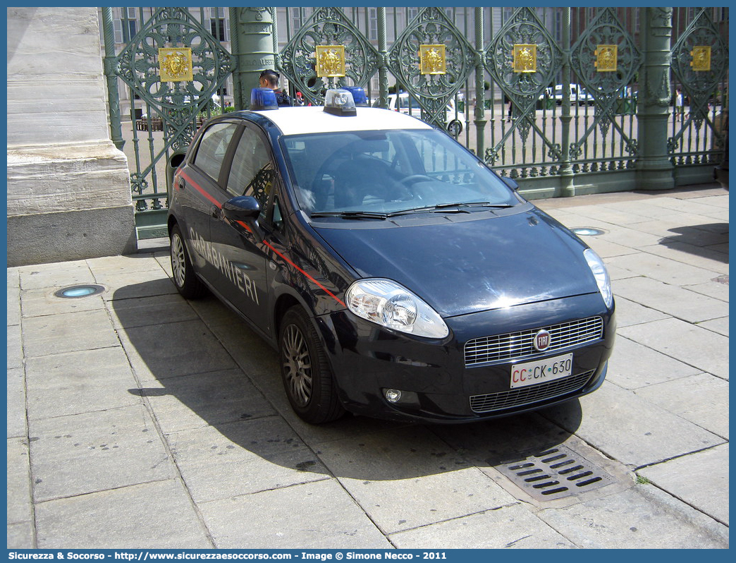 CC CK630
Arma dei Carabinieri
Fiat Grande Punto
Parole chiave: CC;C.C.;Arma;dei;Carabinieri;Fiat;Grande;Punto