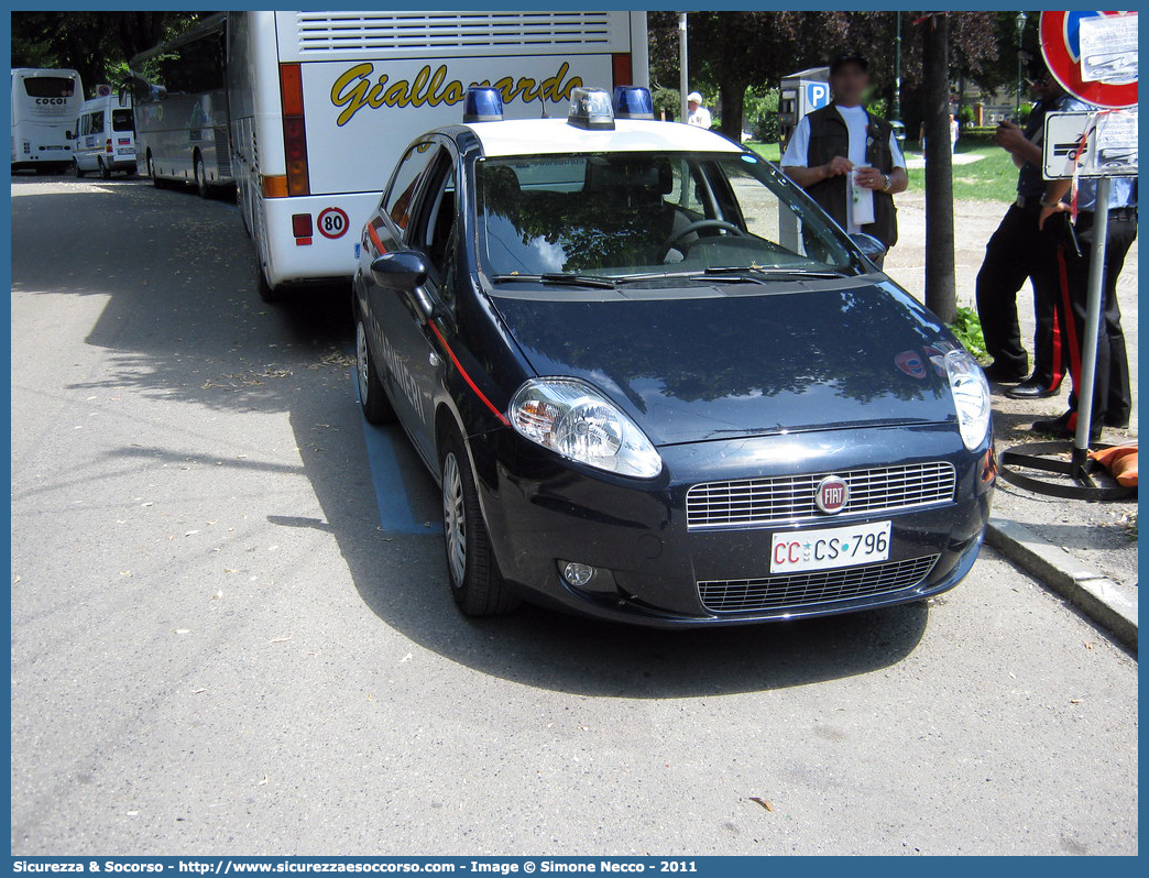 CC CS796
Arma dei Carabinieri
Fiat Grande Punto
Parole chiave: CC;C.C.;Arma;dei;Carabinieri;Fiat;Grande;Punto