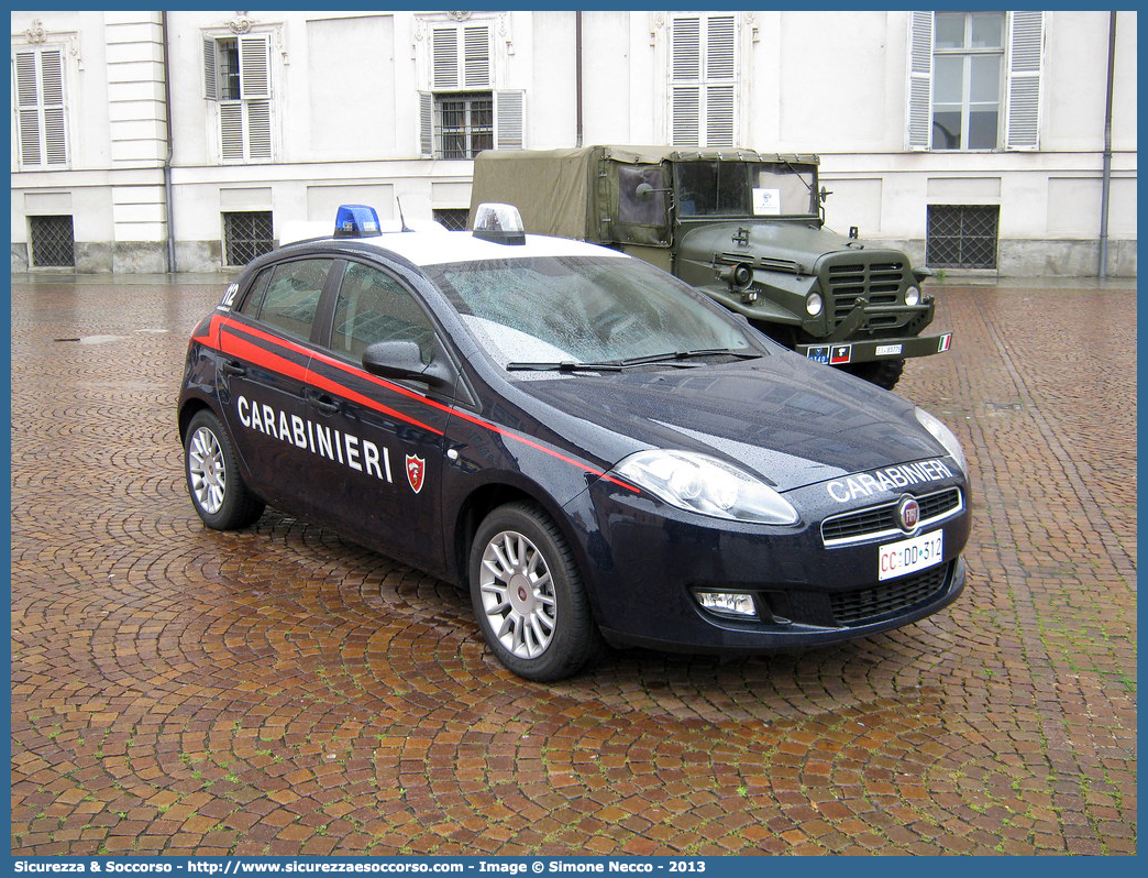 CC DD312
Arma dei Carabinieri
Fiat Nuova Bravo
Parole chiave: CC;C.C.;Arma;dei;Carabinieri;Fiat;Nuova;Bravo;Nucleo;Operativo;Radio;Mobile;Radiomobile