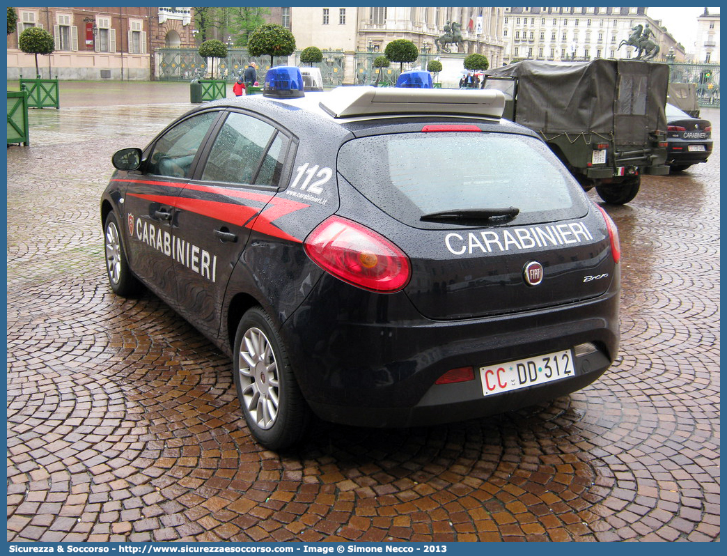 CC DD312
Arma dei Carabinieri
Fiat Nuova Bravo
Parole chiave: CC;C.C.;Arma;dei;Carabinieri;Fiat;Nuova;Bravo;Nucleo;Operativo;Radio;Mobile;Radiomobile