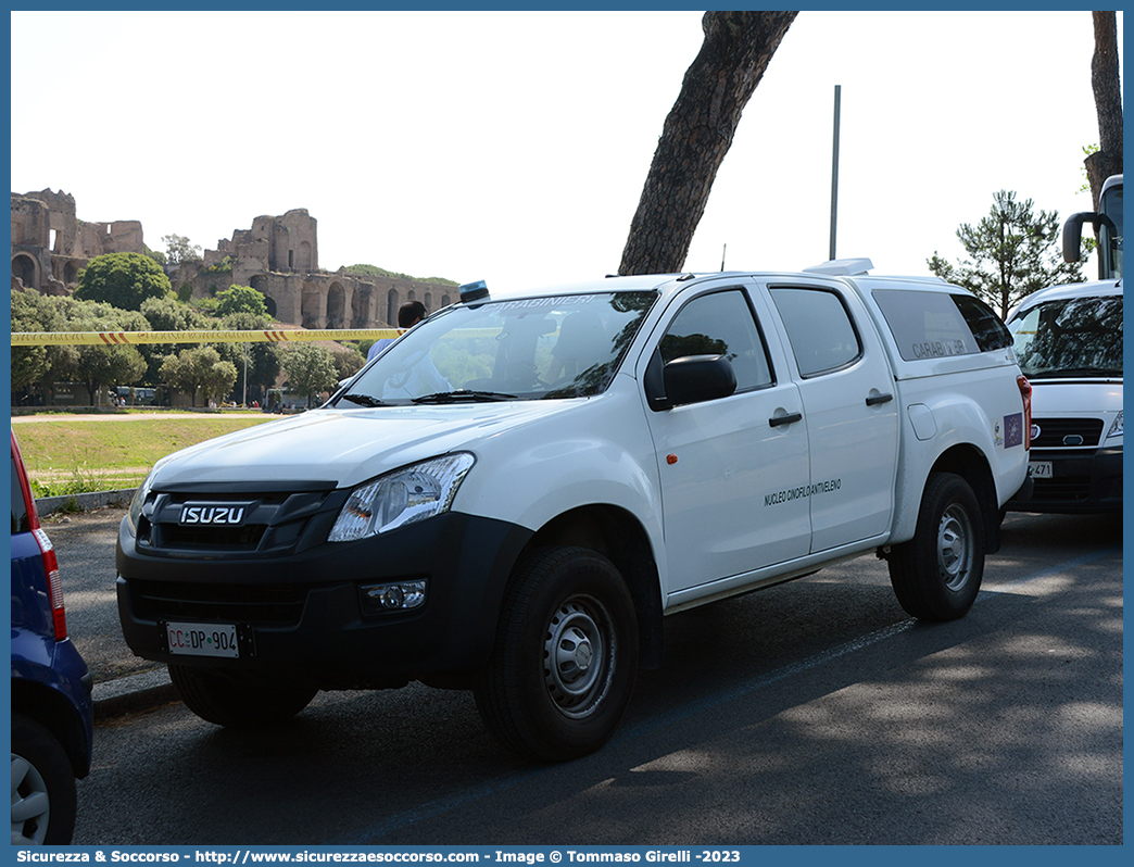 CC DP904
Arma dei Carabinieri
Comando Unità per la Tutela Forestale, 
Ambientale e Agroalimentare
Nucleo Cinofilo Antiveleno
Isuzu D-Max II serie
Parole chiave: CC;C.C.;Arma;dei;Carabinieri;Comando;Unità;per;la;Tutela;Forestale;Ambientale;Agroalimentare;Nucleo;Antiveleno;Isuzu;D-Max;Dmax;D - Max