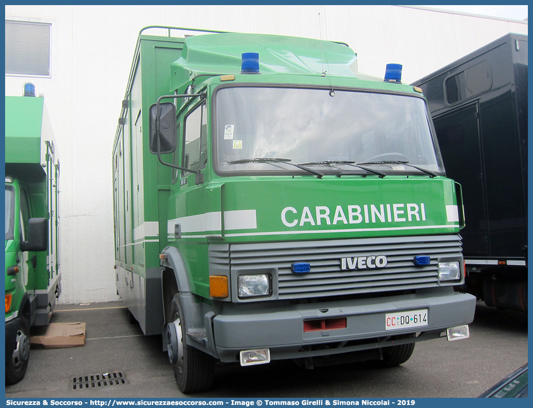 CC DQ614
Arma dei Carabinieri
Comando Unità per la Tutela Forestale, 
Ambientale e Agroalimentare
Iveco 115-17
Parole chiave: CC;C.C.;Arma;dei;Carabinieri;Comando;Unità;per;la;Tutela;Forestale;Ambientale;Agroalimentare;Iveco;115-17