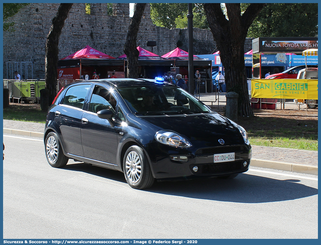 CC DU044
Arma dei Carabinieri
Fiat Punto IV serie
Parole chiave: CC;C.C.;Arma;Carabinieri;Fiat;Punto