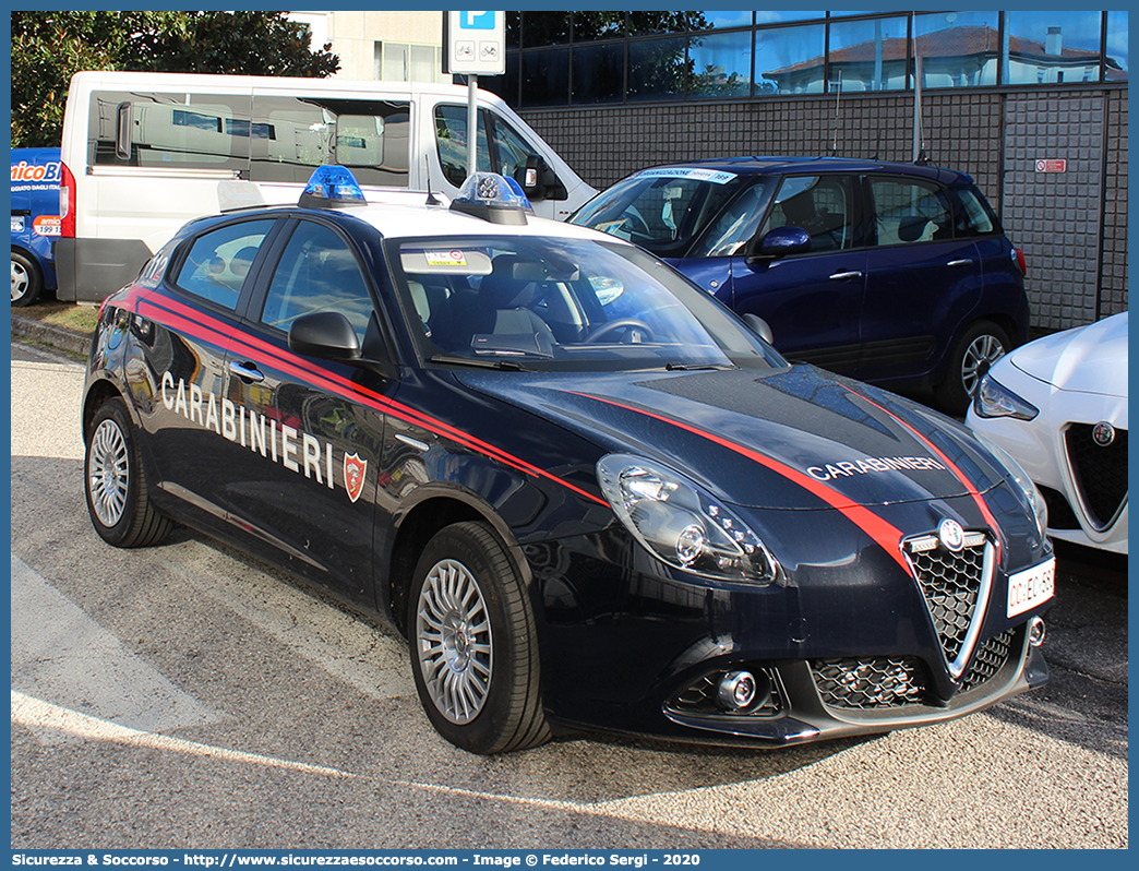 CC EC580
Arma dei Carabinieri
Alfa Romeo Nuova Giulietta
I serie II restyling
Allestitore Nuova Carrozzeria Torinese S.r.l.
(II fornitura)
Parole chiave: CC;C.C.;Arma;dei;Carabinieri;Alfa;Romeo;Nuova;Giulietta;Nuova;Carrozzeria;Torinese;NCT;N.C.T.