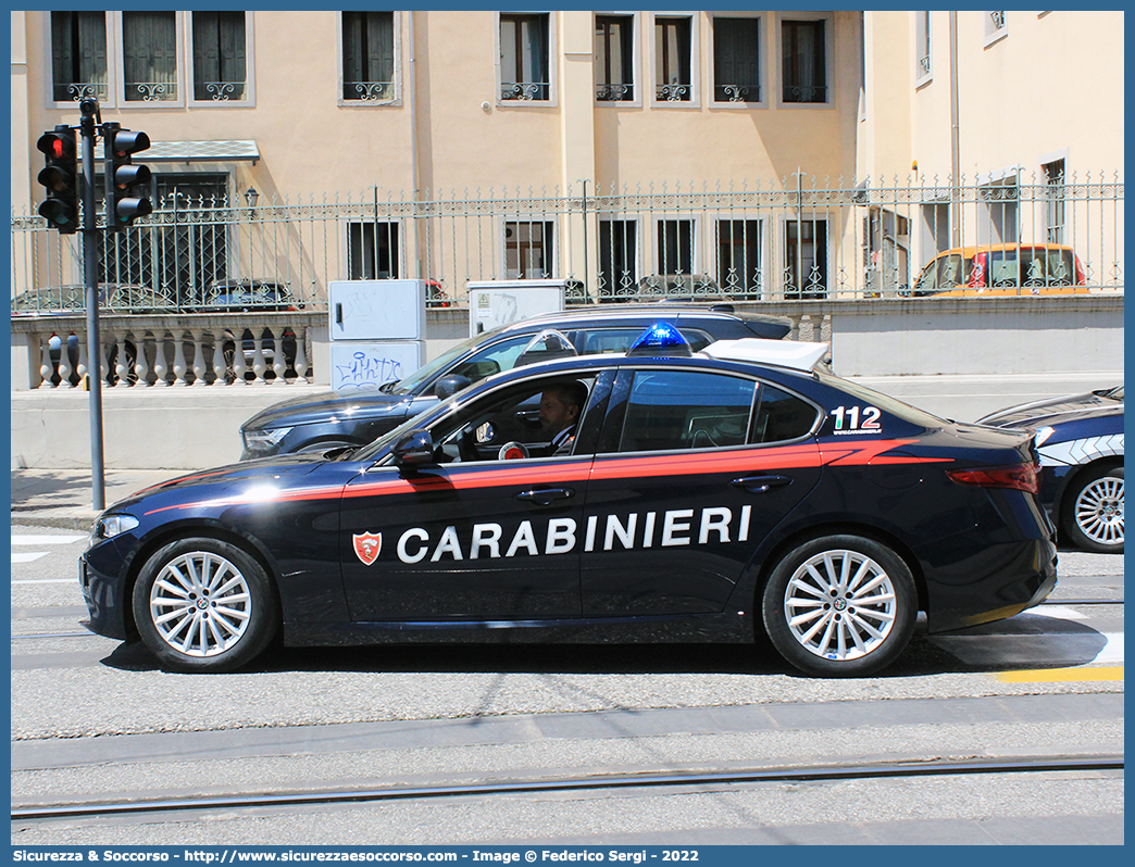 CC EE521
Arma dei Carabinieri
Alfa Romeo Nuova Giulia
Parole chiave: CC;C.C.;Arma;dei;Carabinieri;Alfa;Romeo;Nuova;Giulia