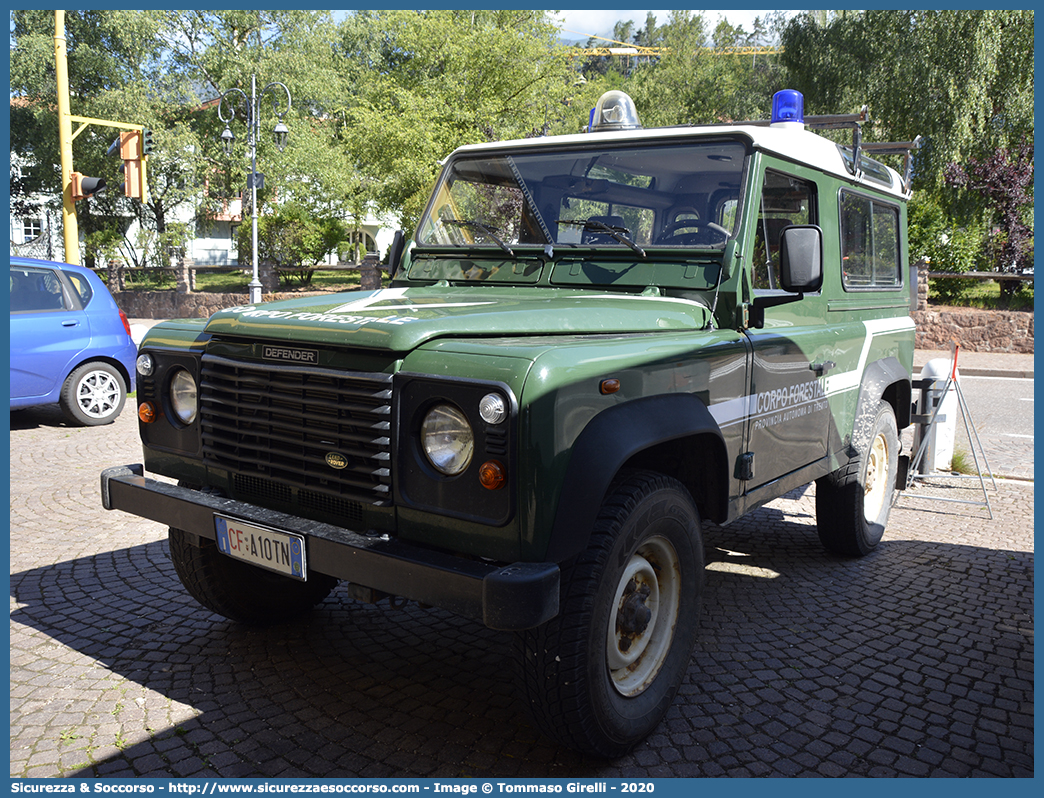 CF A10TN
Corpo Forestale
Provincia Autonoma di Trento
Land Rover Defender 90
(variante)
Parole chiave: CF;C.F.;TN;Corpo;Forestale;Trento;Trentino;Land;Rover;Defender;90