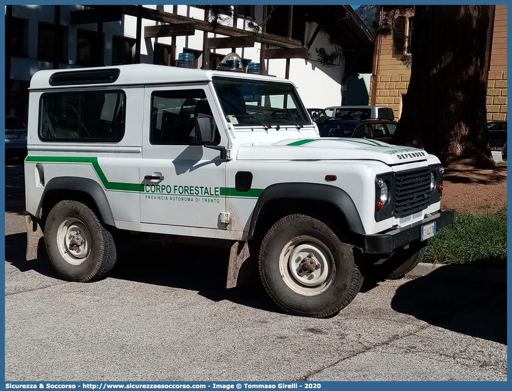 CF A41TN
Corpo Forestale
Provincia Autonoma di Trento
Land Rover Defender 90
Parole chiave: CF;C.F.;TN;Corpo;Forestale;Trento;Trentino;Land;Rover;Defender;90