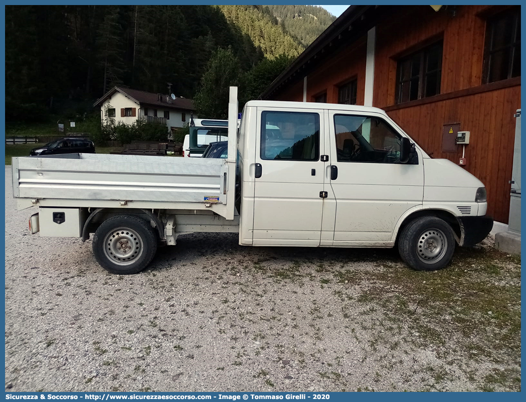 CF E72TN
Corpo Forestale
Provincia Autonoma di Trento
Volkswagen Transporter T4
Parole chiave: CF;C.F.;TN;Corpo;Forestale;Trento;Volkswagen;Transporter;T4