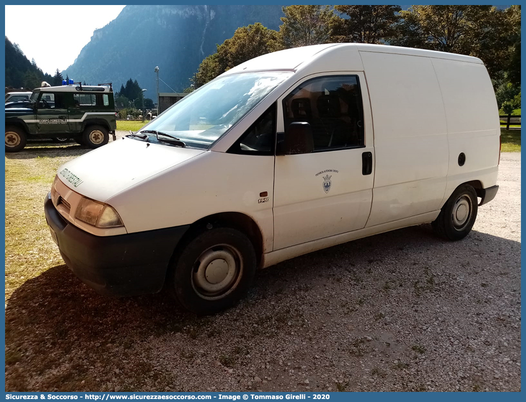 CF H73TN
Corpo Forestale
Provincia Autonoma di Trento
Fiat Scudo I serie
Parole chiave: Corpo;Forestale;Trento;CF;C.F.;TN;T.N.;Fiat;Scudo