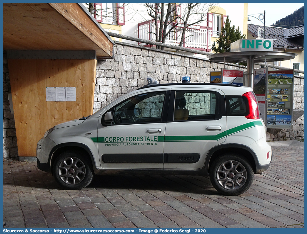 CF N01TN
Corpo Forestale
Provincia Autonoma di Trento
Fiat Nuova Panda 4x4 II serie
Parole chiave: CF;C.F.;TN;Corpo;Forestale;Trento;Fiat;Nuova Panda;4x4