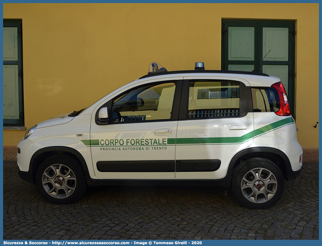 CF N01TN
Corpo Forestale
Provincia Autonoma di Trento
Fiat Nuova Panda 4x4 II serie
Parole chiave: CF;C.F.;TN;Corpo;Forestale;Trento;Fiat;Nuova Panda;4x4