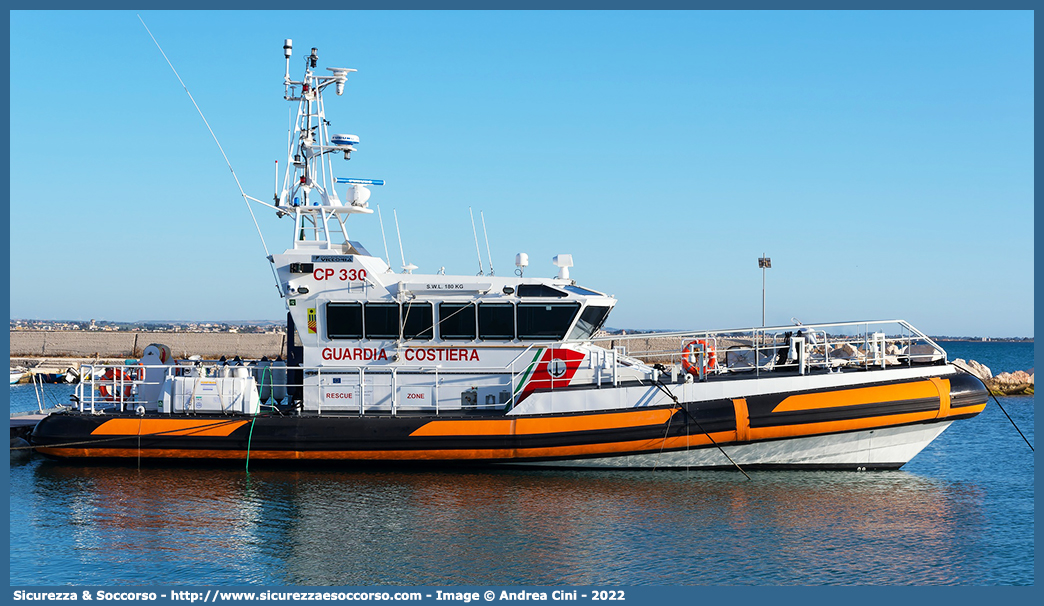 CP 330
Corpo delle Capitanerie di Porto
Guardia Costiera
Vedetta SAR Ognitempo Classe Super 300
Cantiere Navale Vittoria S.p.A.
Parole chiave: CP;C.P.;G.C.;GC;Guardia;Costiera;Capitaneria;Capitanerie;Porto;Vedetta;Vedette;Costiera;Costiere;Classe;Super;300;SAR;Vittoria