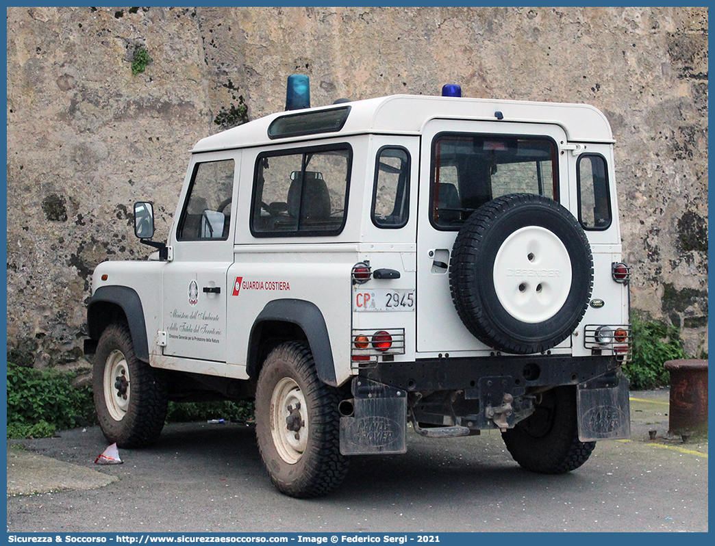 CP 2945
Corpo delle Capitanerie di Porto
Guardia Costiera
Land Rover Defender 90 
Parole chiave: CP;C.P.;GC;G.C.;Guardia;Costiera;Capitaneria;Capitanerie;di;Porto;Land Rover;Defender;90