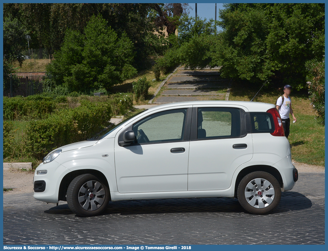 CP 4419
Corpo delle Capitanerie di Porto
Guardia Costiera
Fiat Nuova Panda II serie
Parole chiave: CP;C.P.;GC;G.C.;Guardia;Costiera;Capitaneria;Capitanerie;di;Porto;Fiat;Nuova;Panda