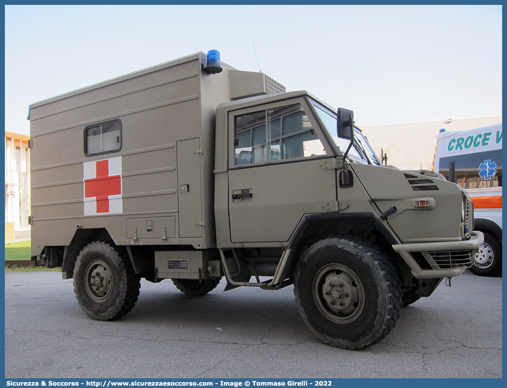 CRI 855AD
Croce Rossa Italiana
Corpo Militare
Iveco VM 90
Allestitore Mussa & Graziano S.r.l.
Parole chiave: CRIM;CRI;C.R.I.;C.R.I.M.;Croce;Rossa;Italiana;Corpo;Militare;Iveco;VM90