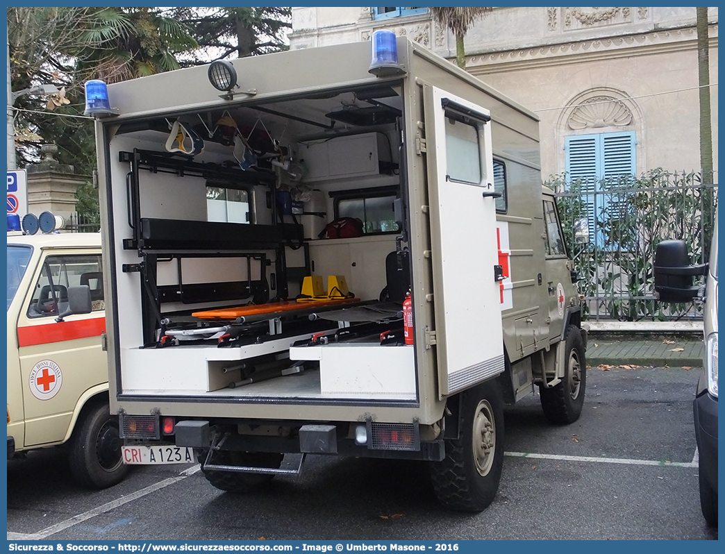 CRI A123A
Croce Rossa Italiana
Corpo Militare
Iveco VM 90
Allestitore Mussa & Graziano S.r.l.
Parole chiave: CRIM;CRI;C.R.I.;C.R.I.M.;Croce;Rossa;Italiana;Corpo;Militare;Iveco;VM90