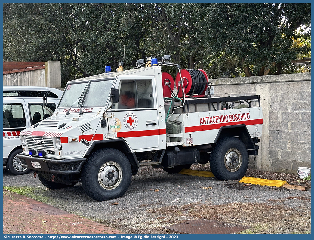 CRI A261B
Croce Rossa Italiana
San Vincenzo (LI)
Iveco 40.10WM
Parole chiave: CRI;C.R.I.;Croce;Rossa;Italiana;Iveco;40.10;40;10;40-10;WM;VM90