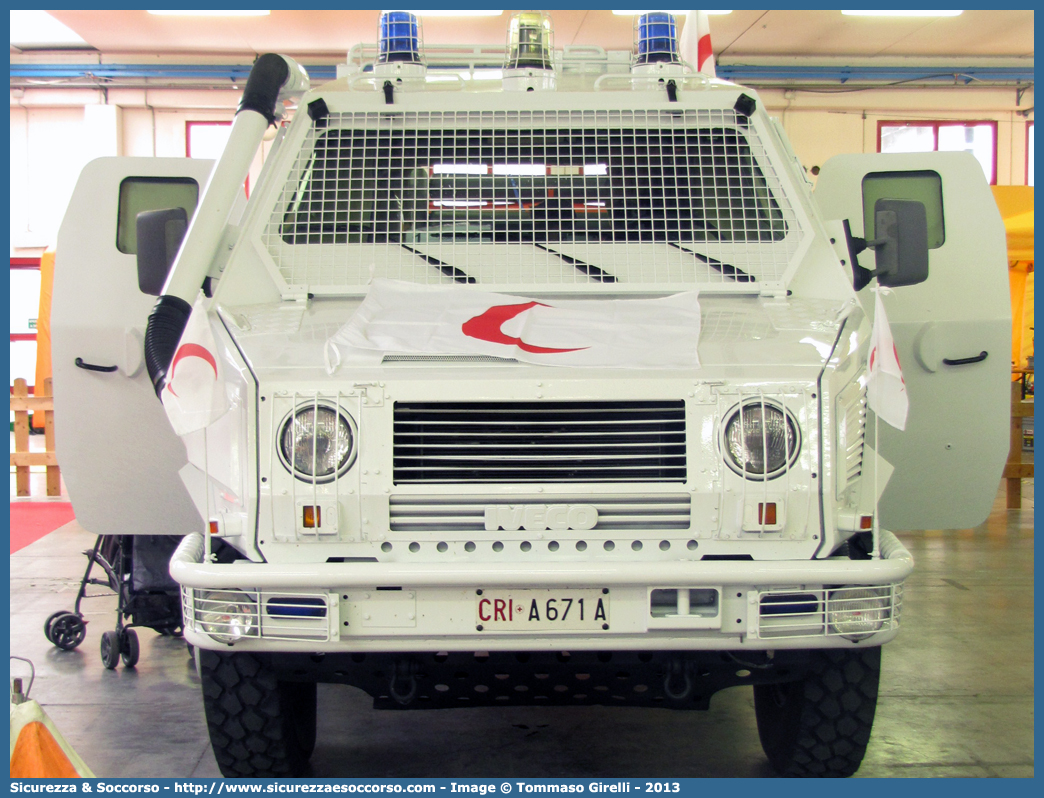 CRI A671A
Croce Rossa Italiana
Corpo Militare
Iveco VM 90P
Allestitore Boneschi S.r.l.
(variante)
Parole chiave: CRIM;C.R.I.M.;Croce;Rossa;Italiana;Corpo;Militare;Iveco VM 90P;Boneschi