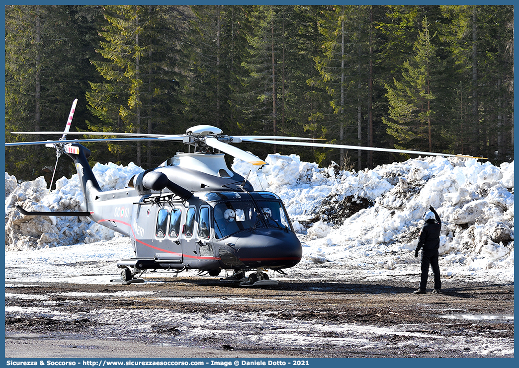 MM81968 / CC 01
Arma dei Carabinieri
Raggruppamento Carabinieri Aeromobili
Leonardo Helicopters AW139
Parole chiave: CC;C.C.;Arma;dei;Carabinieri;Raggruppamento;Aeromobili;Agusta;Westland;Leonardo;Helicopters;AW;139