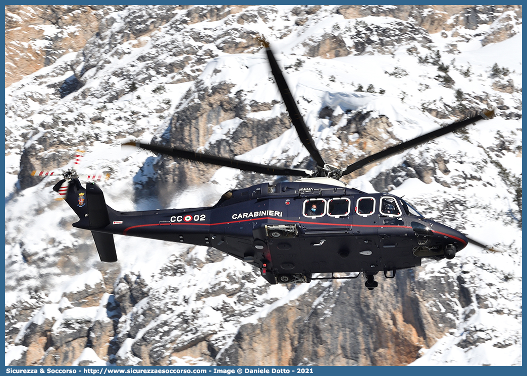 MM81967 / CC02
Arma dei Carabinieri
Raggruppamento Carabinieri Aeromobili
Leonardo Helicopters AW139
Parole chiave: CC;C.C.;Arma;dei;Carabinieri;Raggruppamento;Aeromobili;Agusta;Westland;Leonardo;Helicopters;AW;139