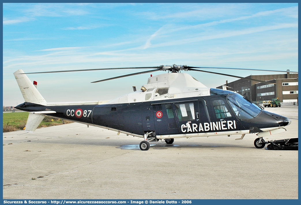 MM81106 / CC 87
Arma dei Carabinieri
Raggruppamento Carabinieri Aeromobili
Agusta Bell AB206
Parole chiave: CC;C.C.;Arma;Carabinieri;Raggruppamento;Aeromobili;Agusta;Bell;AB206