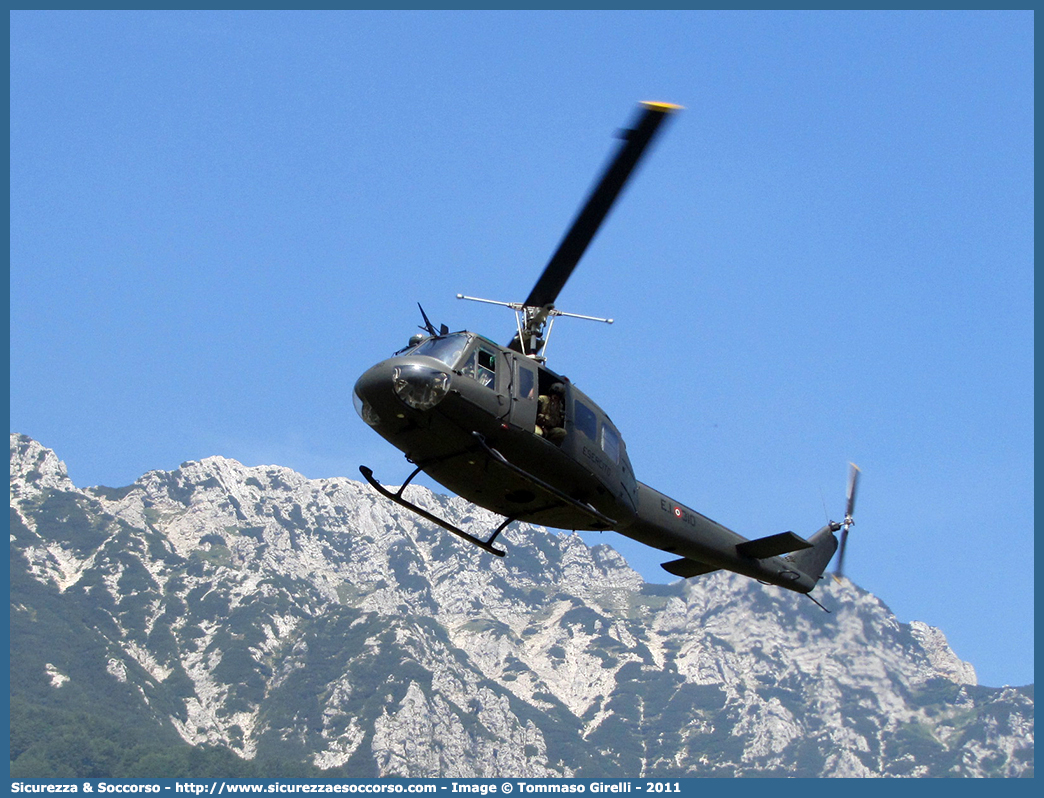 MM80601 EI-310
Esercito Italiano
Aviazione dell'Esercito
Agusta Bell 205
Parole chiave: EI;E.I.;Esercito;Italiano;Aviazione;Agusta;Bell;AB;205