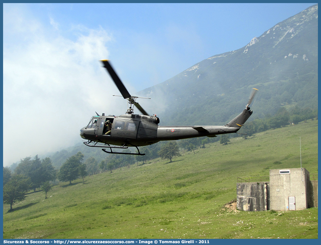 MM80601 EI-310
Esercito Italiano
Aviazione dell'Esercito
Agusta Bell 205
Parole chiave: EI;E.I.;Esercito;Italiano;Aviazione;Agusta;Bell;AB;205