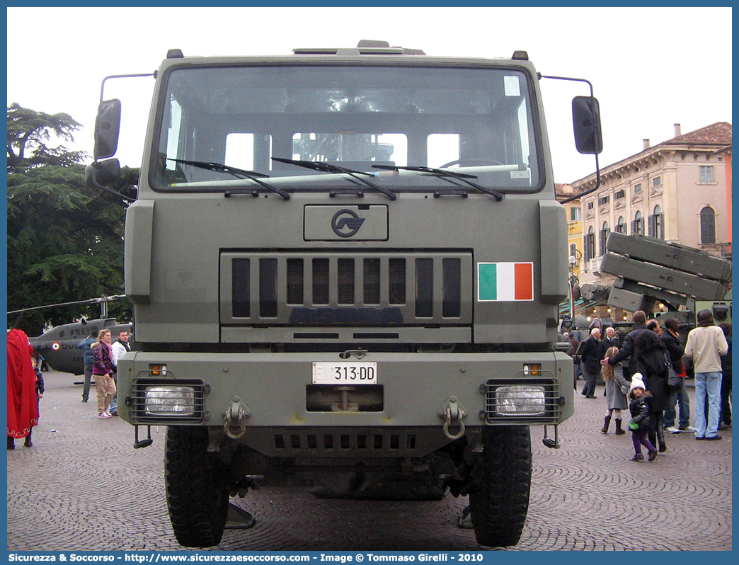 EI 313DD
Esercito Italiano
Astra HD6 66.45
Trasporto Missili Aspide
Parole chiave: EI;E.I.;Esercito;Italiano;Mezzi;da;Cantiere;Trasporto;Materiali;Supporto;Logistico;Astra;HD6;66.45;Aspide