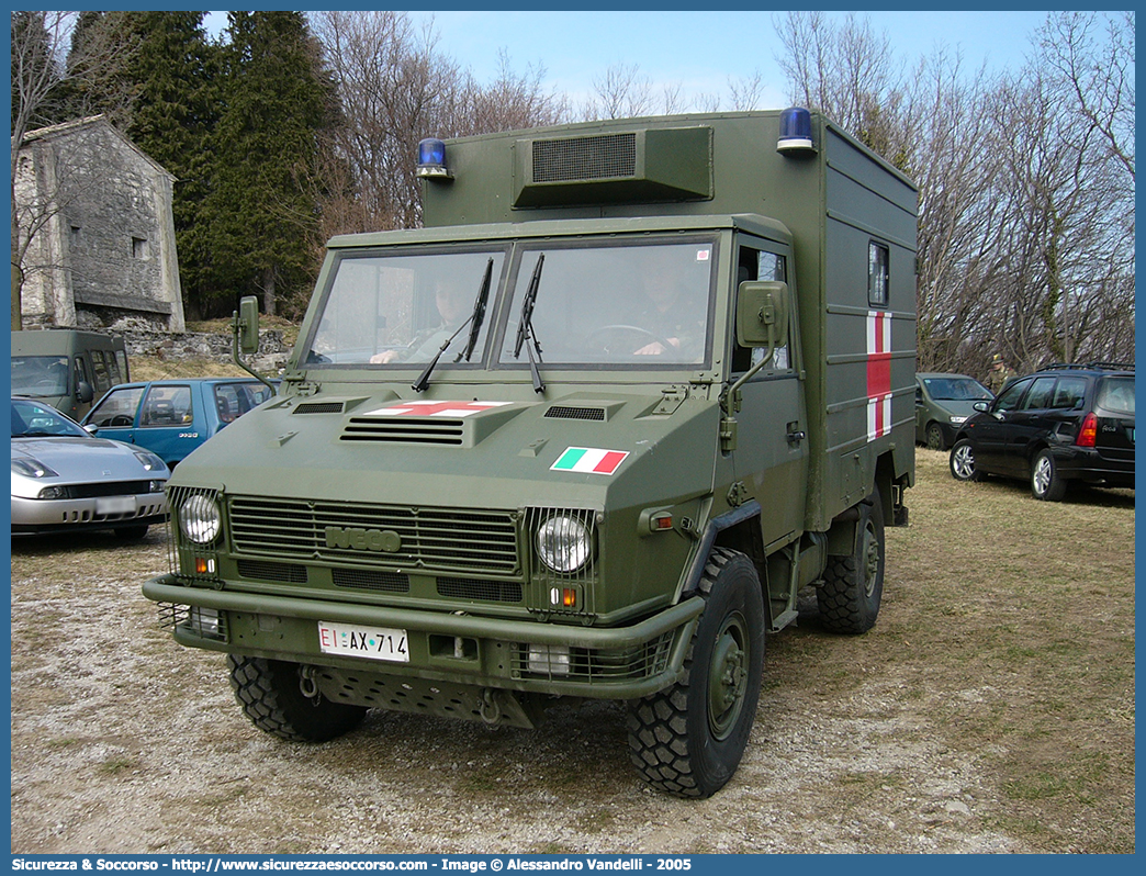 EI AX714
Esercito Italiano
Sanità Militare
Iveco VM90
Allestitore Mussa & Graziano S.r.l.
Parole chiave: EI;E.I.;Esercito;Italiano;Sanità;Militare;Iveco;VM90;Mussa & Graziano