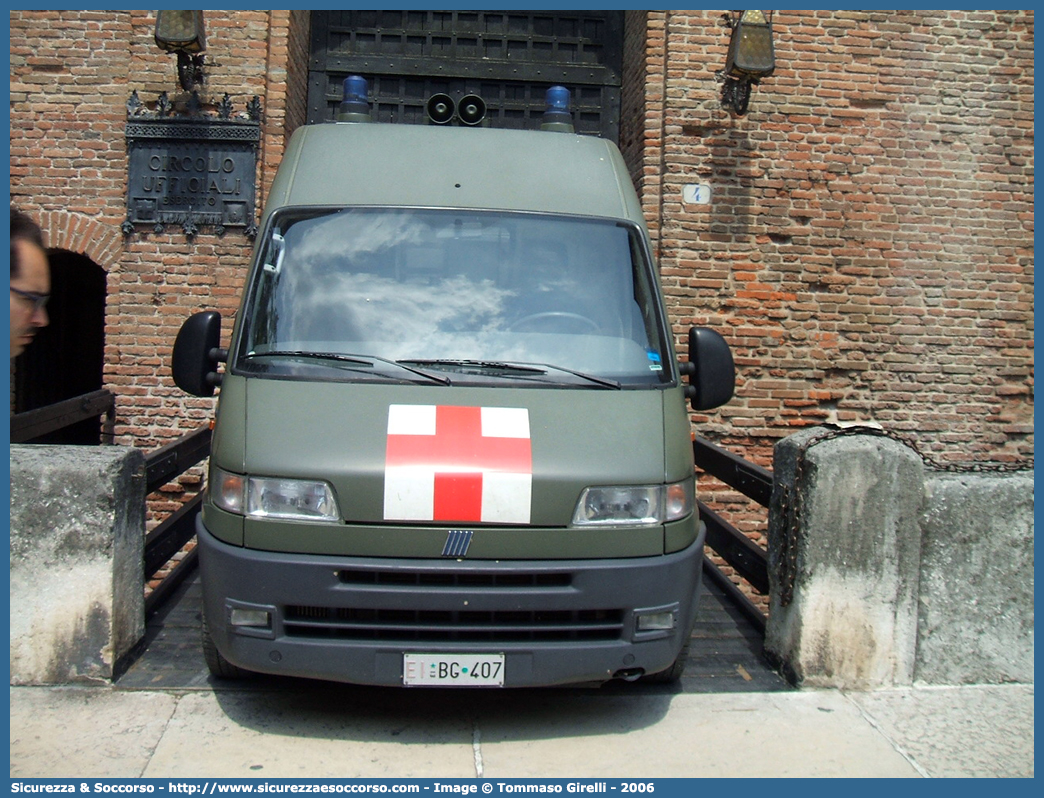 EI BG407
Esercito Italiano
Sanità Militare
Fiat Ducato II serie
Allestitore Bollanti S.r.l.
Parole chiave: EI;E.I.;Esercito;Italiano;Sanità;Militare;Fiat;Ducato;Ambulanza;Bollanti