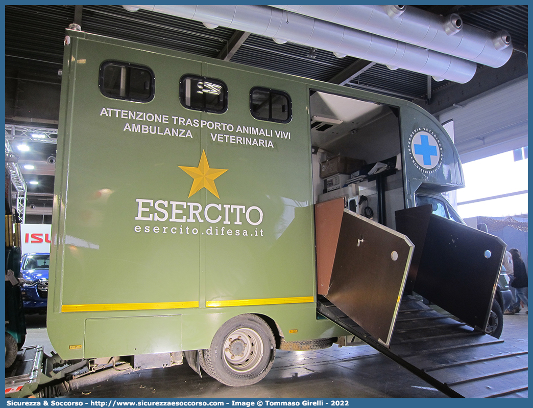 EI CH822
Esercito Italiano
Sanità Militare
Ospedale Veterinario Militare
Iveco Daily 50C15 III serie
(variante)
Parole chiave: EI;E.I.;Esercito;Italiano;Sanità;Militare;Iveco;Daily;50C15