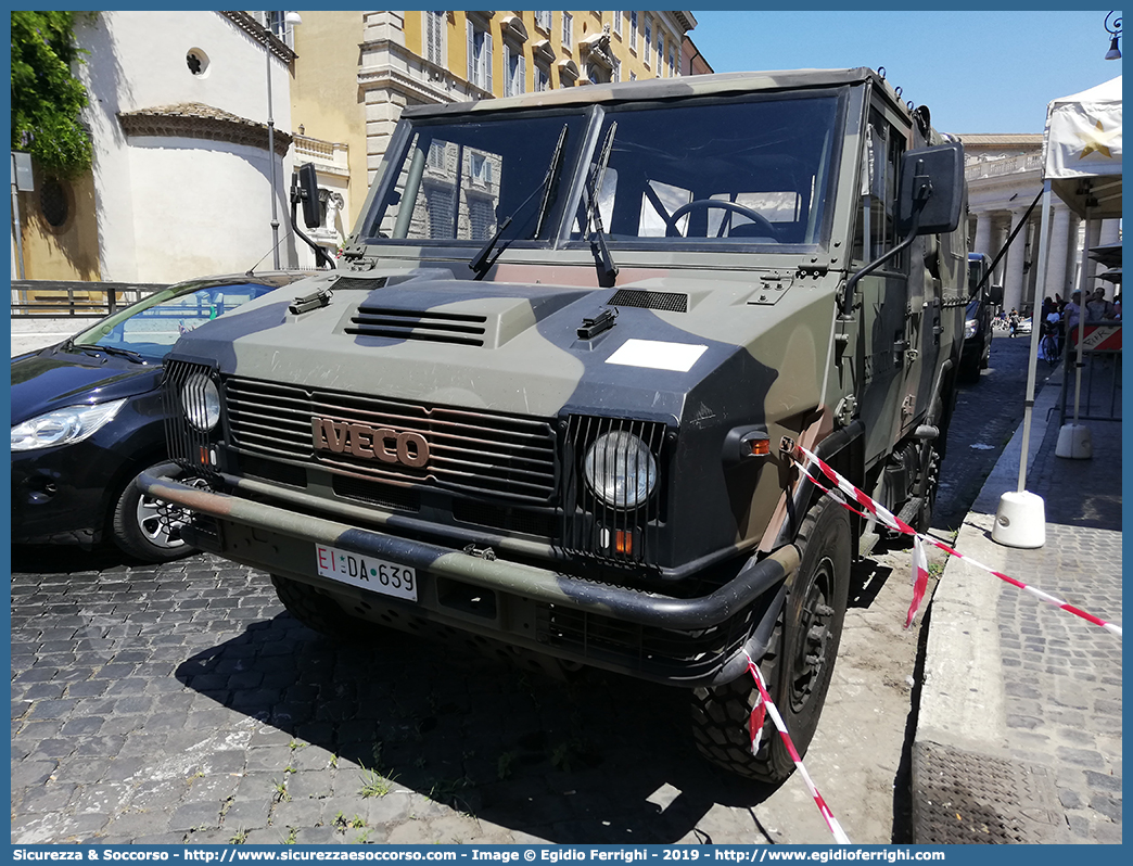 EI DA369
Esercito Italiano
Iveco VM90T
Parole chiave: EI;E.I.;Esercito;Italiano;Fuoristrada;operazione;strade;sicure;Iveco;VM90T