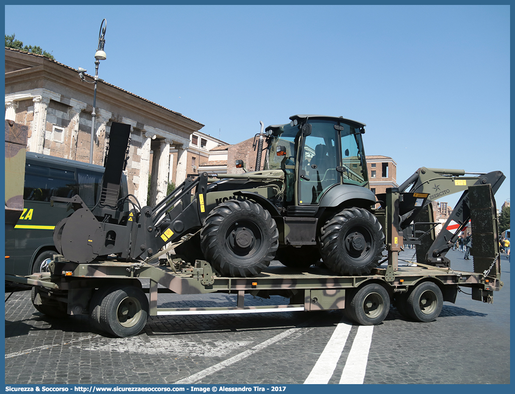 -
Esercito Italiano
Komatsu WB97S5
Parole chiave: EI;E.I.;Esercito;Italiano;Mezzi;da;Cantiere;Trasporto;Materiali;Supporto;Logistico;Komatsu;WB97S5