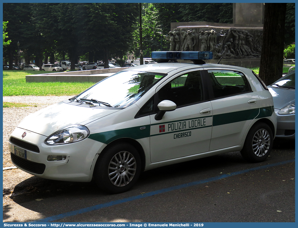 Polizia Locale YA362AK
Polizia Locale
Comune di Cherasco
Fiat Punto IV serie
Parole chiave: PL;P.L.;PM;P.M.;Polizia;Locale;Municipale;Cherasco;Fiat;Punto