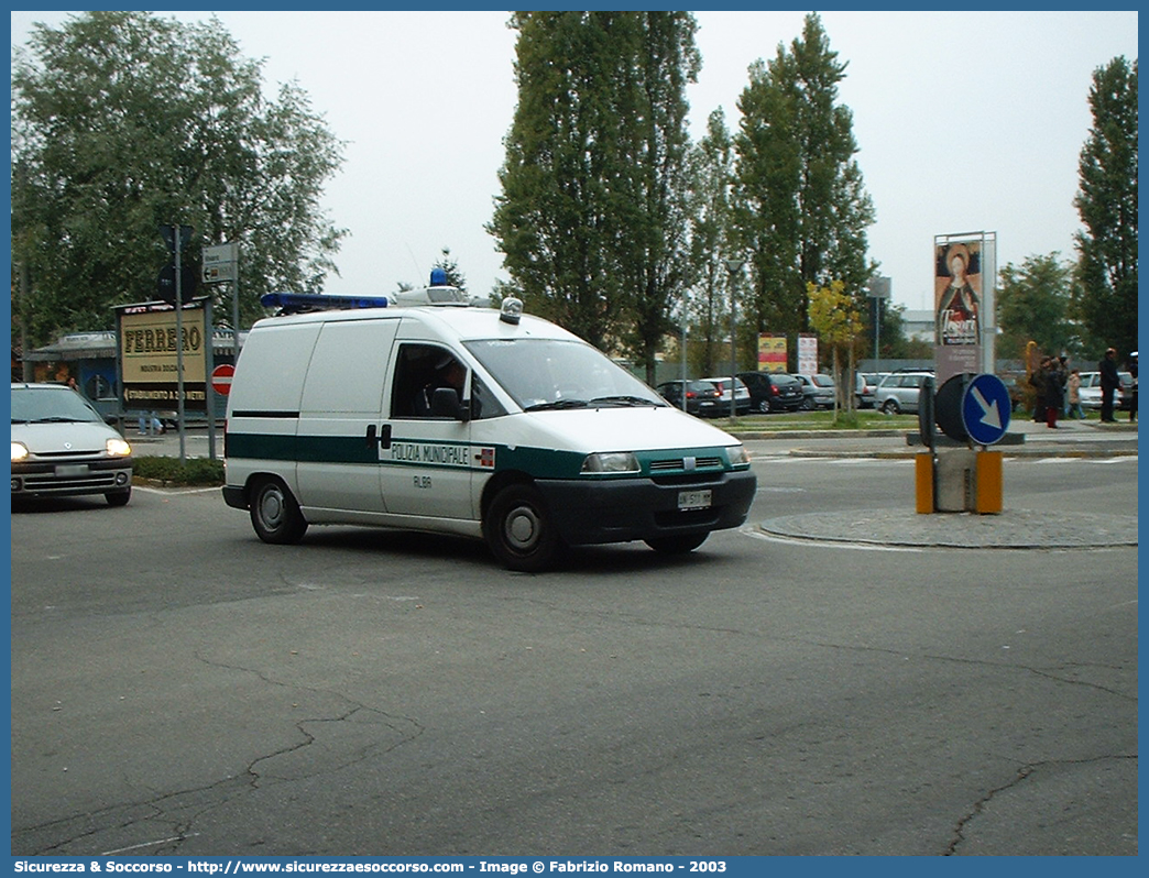 -
Polizia Municipale
Comune di Alba
Fiat Scudo I serie
Parole chiave: PL;PM;P.L.;P.M.;Polizia;Locale;Municipale;Alba;Fiat;Scudo