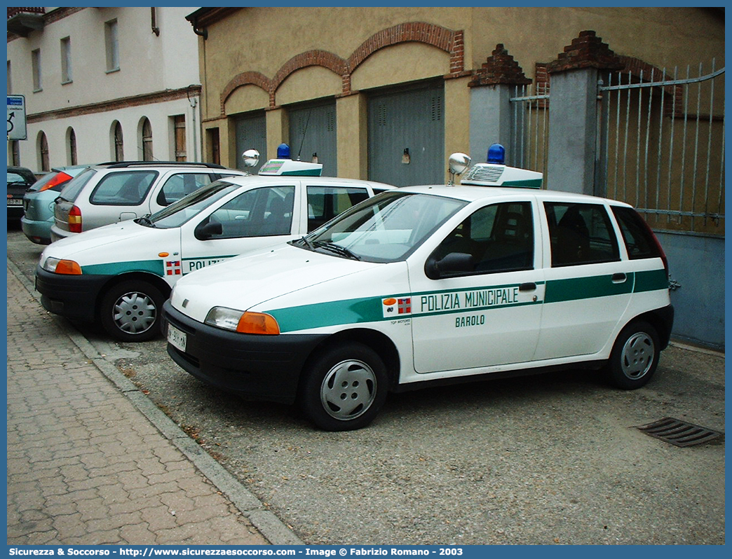 -
Polizia Municipale
Comune di Barolo
Fiat Punto I serie
Parole chiave: PL;P.L.;PM;P.M.;Polizia;Locale;Municipale;Barolo;Fiat;Punto