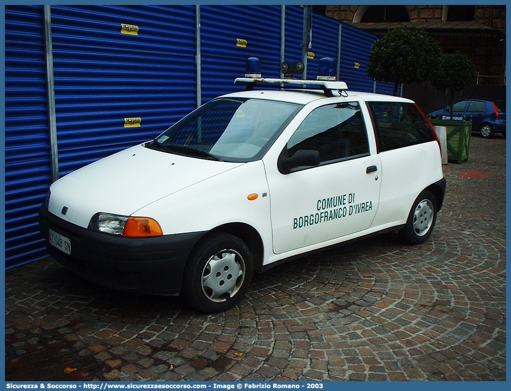 -
Polizia Municipale
Comune di Borgofranco d'Ivrea
Fiat Punto I serie
Parole chiave: PL;P.L.;PM;P.M.;Polizia;Locale;Municipale;Borgofranco;Fiat;Punto