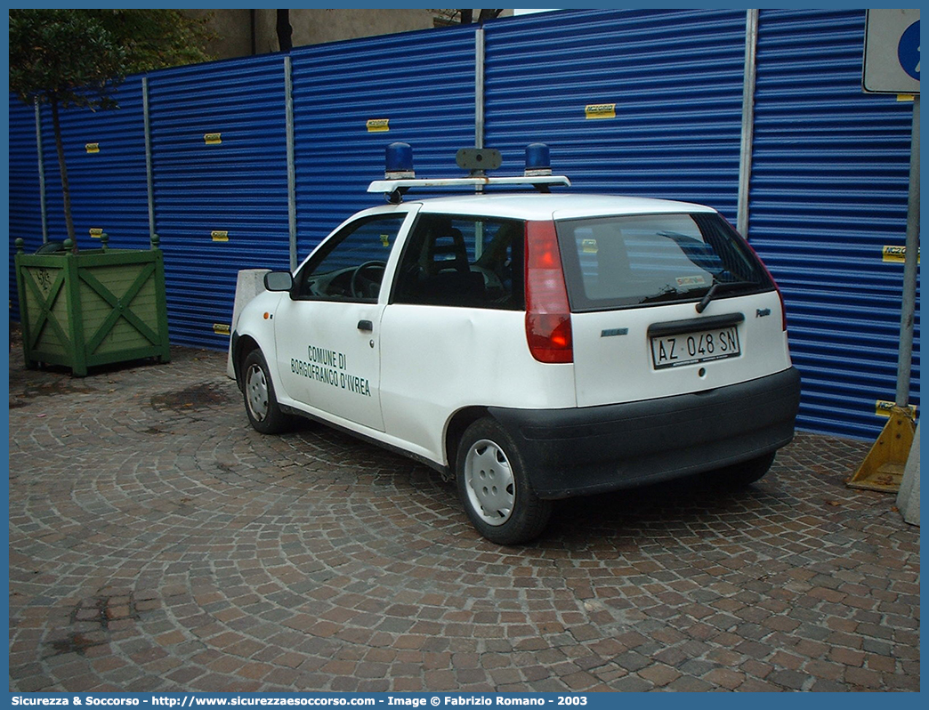 -
Polizia Municipale
Comune di Borgofranco d'Ivrea
Fiat Punto I serie
Parole chiave: PL;P.L.;PM;P.M.;Polizia;Locale;Municipale;Borgofranco;Fiat;Punto