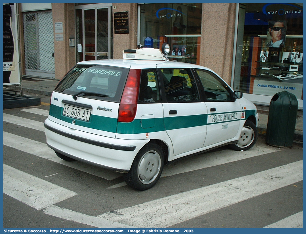 -
Polizia Municipale
Comune di Carrù
Fiat Punto I serie
Parole chiave: PL;P.L.;PM;P.M.;Polizia;Locale;Municipale;Carrù;Fiat;Punto