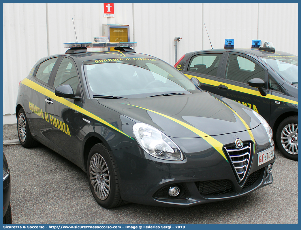 GdiF 410BK
Guardia di Finanza
Alfa Romeo Nuova Giulietta
I serie I restyling
(II fornitura)
Parole chiave: GdiF;GDF;GF;Guardia;Finanza;Alfa;Romeo;Nuova;Giulietta