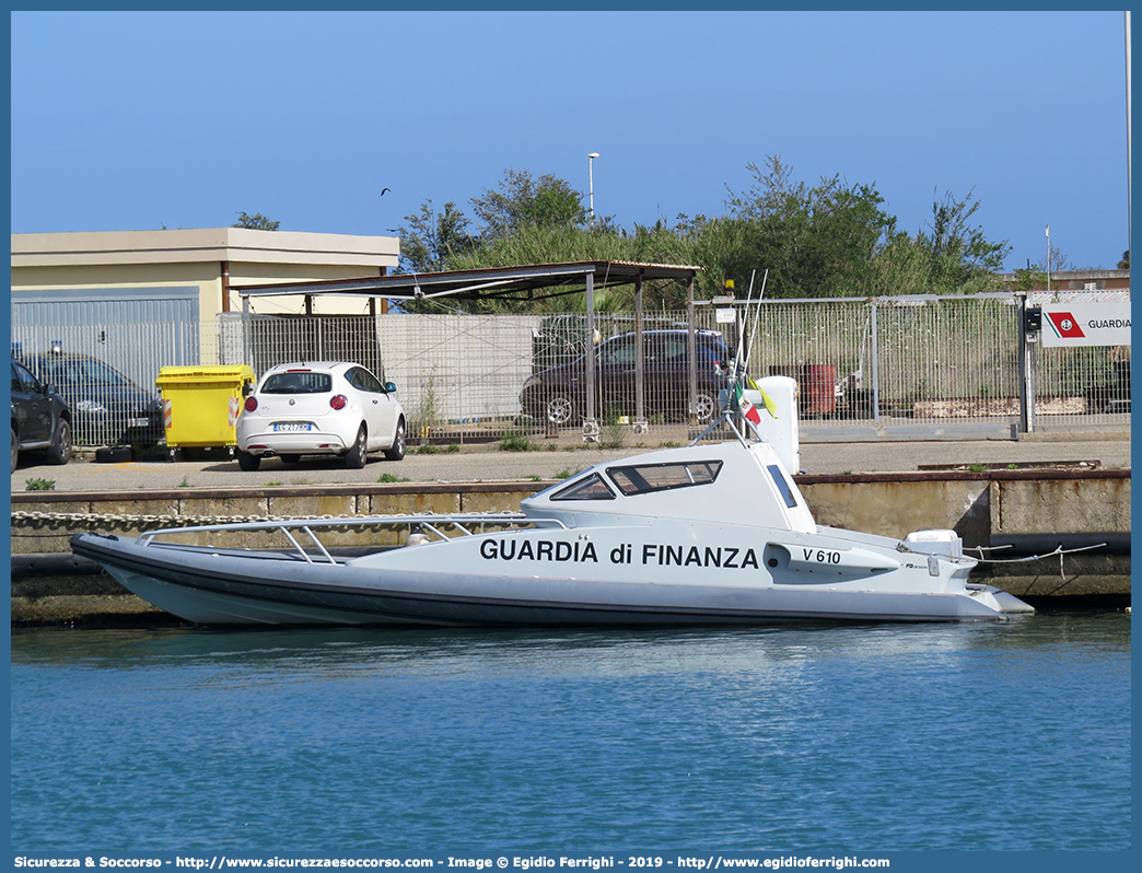 V.610
Guardia di Finanza
R.O.A.N. Componente Navale
Vedetta Veloce Classe 600 "Falco"
FB Design FB 33 Rib
Parole chiave: GdiF;G.D.F.;GDF;Guardia;di;Finanza;R.O.A.N.;ROAN;Componente;Navale;Vedetta;Classe;V600;FB;Design;33;Rib